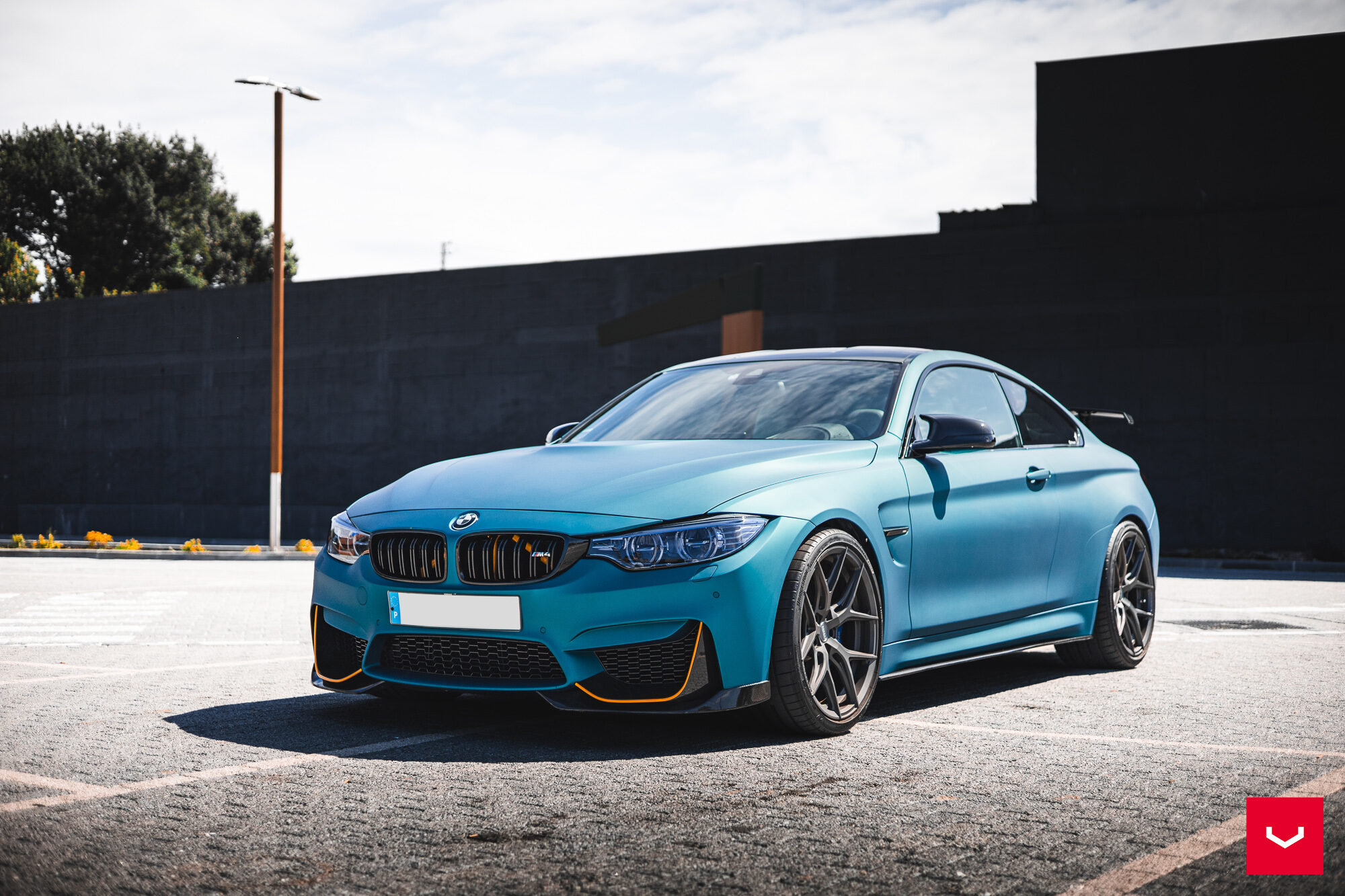 BMW M4 - HYBRID FORGED SERIES: HF-5 - Vossen Wheels