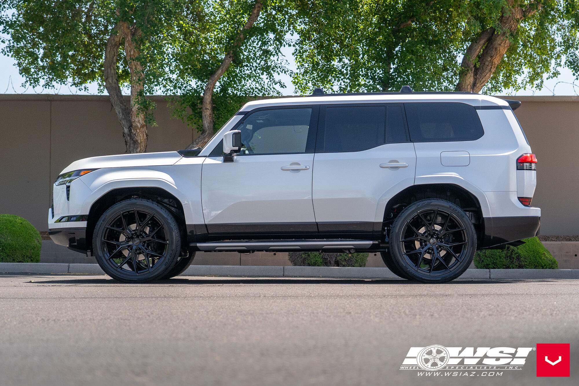 LEXUS GX550 - HYBRID FORGED SERIES: HF6-4 - Vossen Wheels