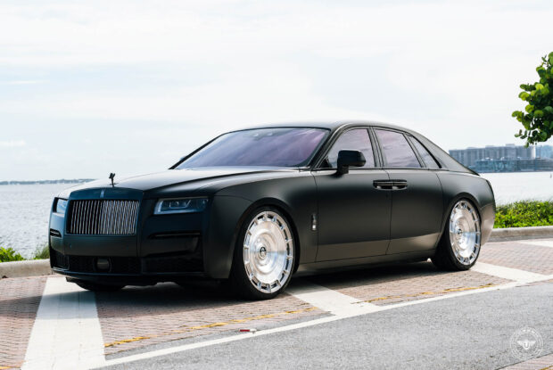 Rolls Royce Ghost – Urban Automotive x Vossen Series: UV-7