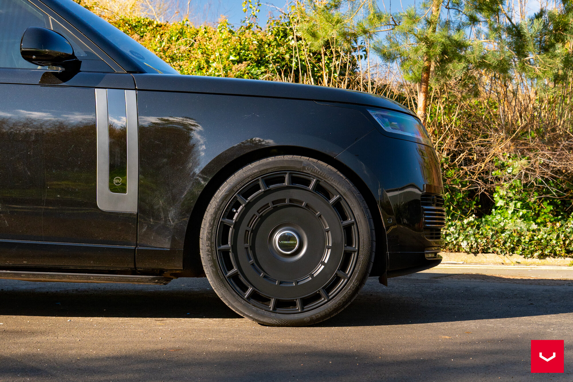 Range Rover SV - Hybrid Forged Series: HF-9 - Vossen Wheels
