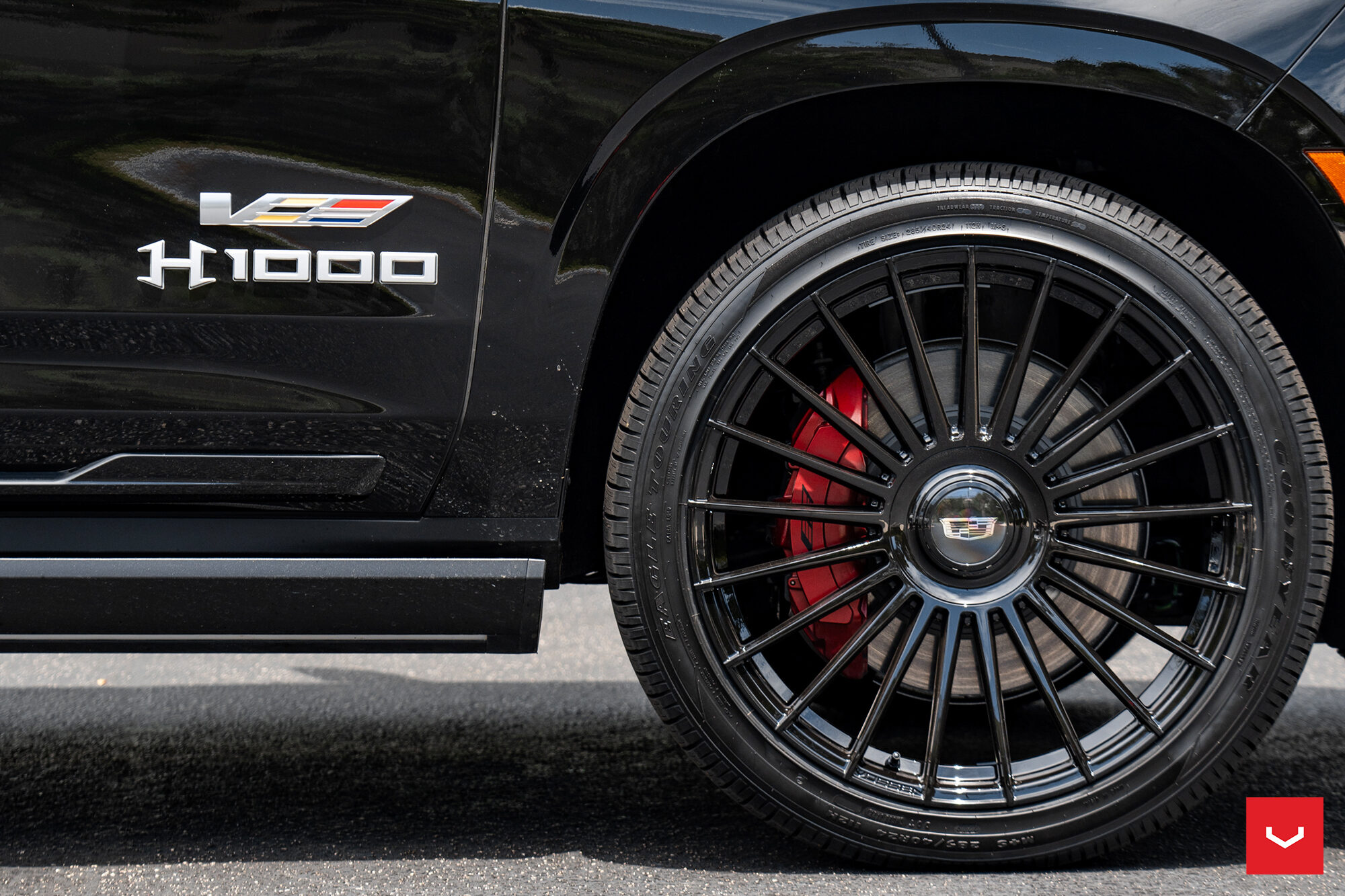 Cadillac Escalade V - Hybrid Forged Series: HF-8 - Vossen Wheels