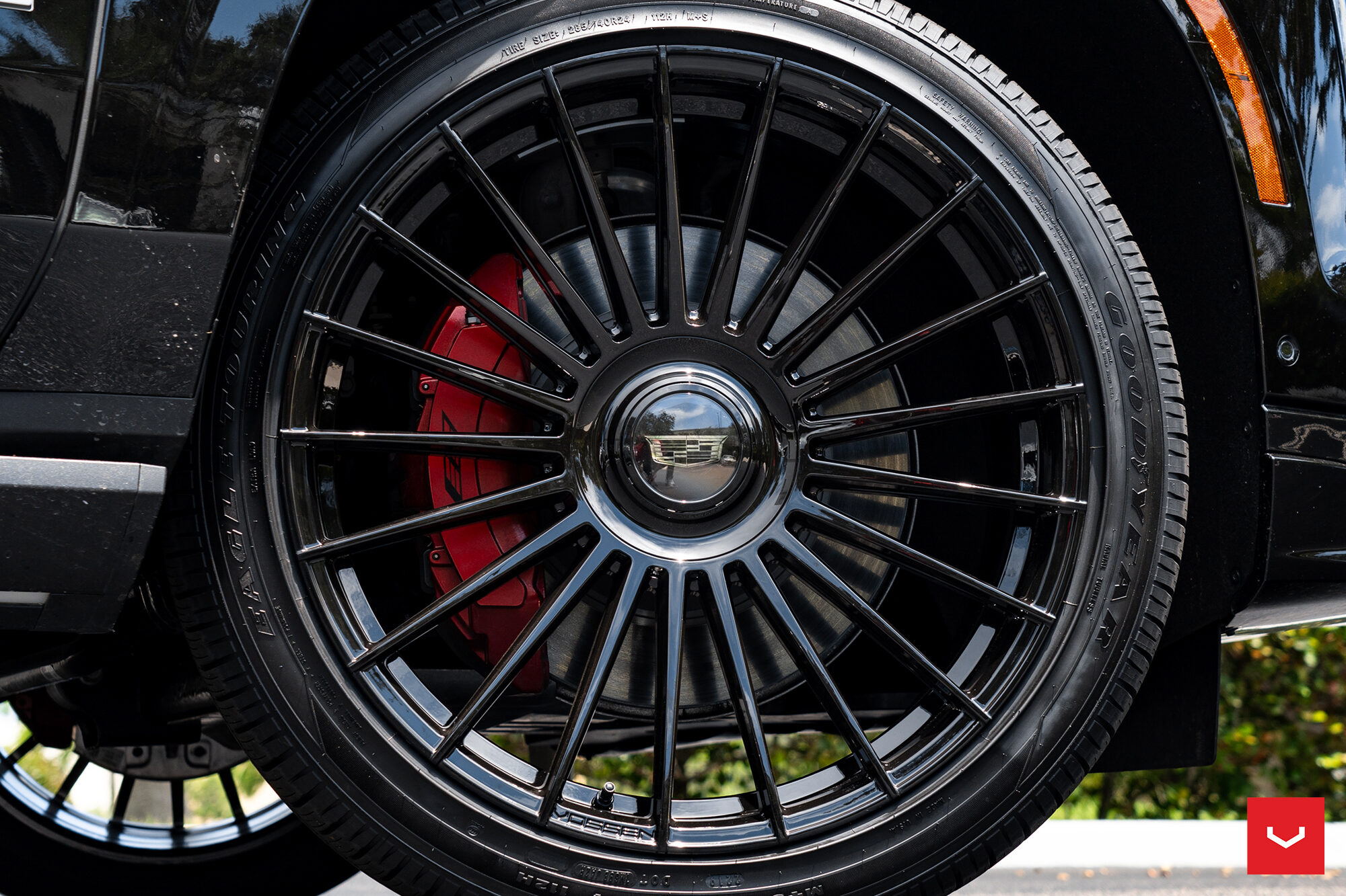 Cadillac Escalade V - Hybrid Forged Series: HF-8 - Vossen Wheels