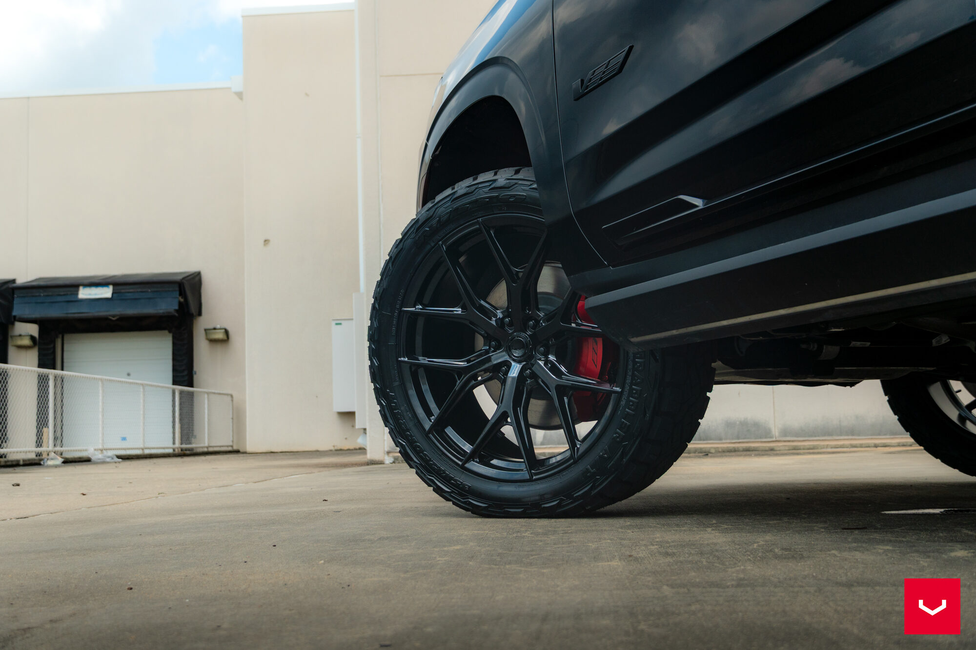 Cadillac Escalade V - Hybrid Forged Series: HF6-4 - Vossen Wheels