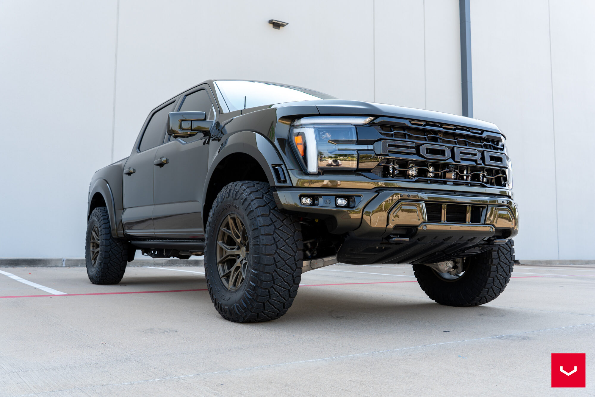 Ford F-150 Raptor - Hybrid Forged 6-Lug Series: HF6-4 - Vossen Wheels