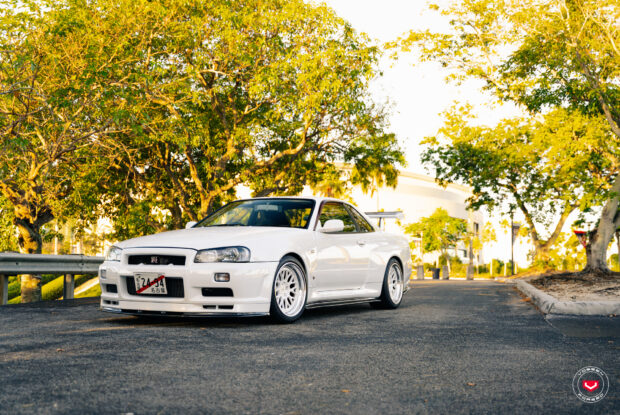 Nissan Skyline R34 GT-R · GEN-03