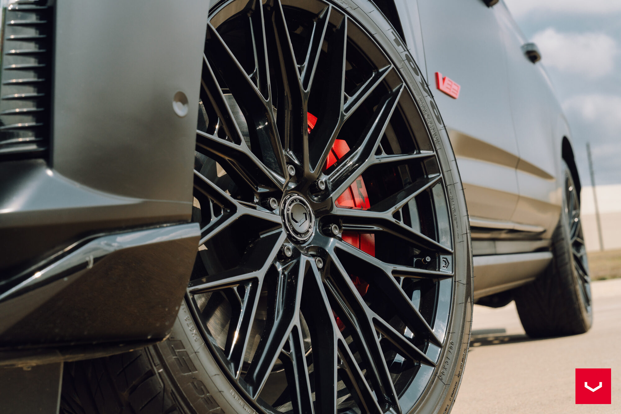 Cadillac Escalade V - HFX Series: HFX-6 (6-Lug) - Vossen Wheels