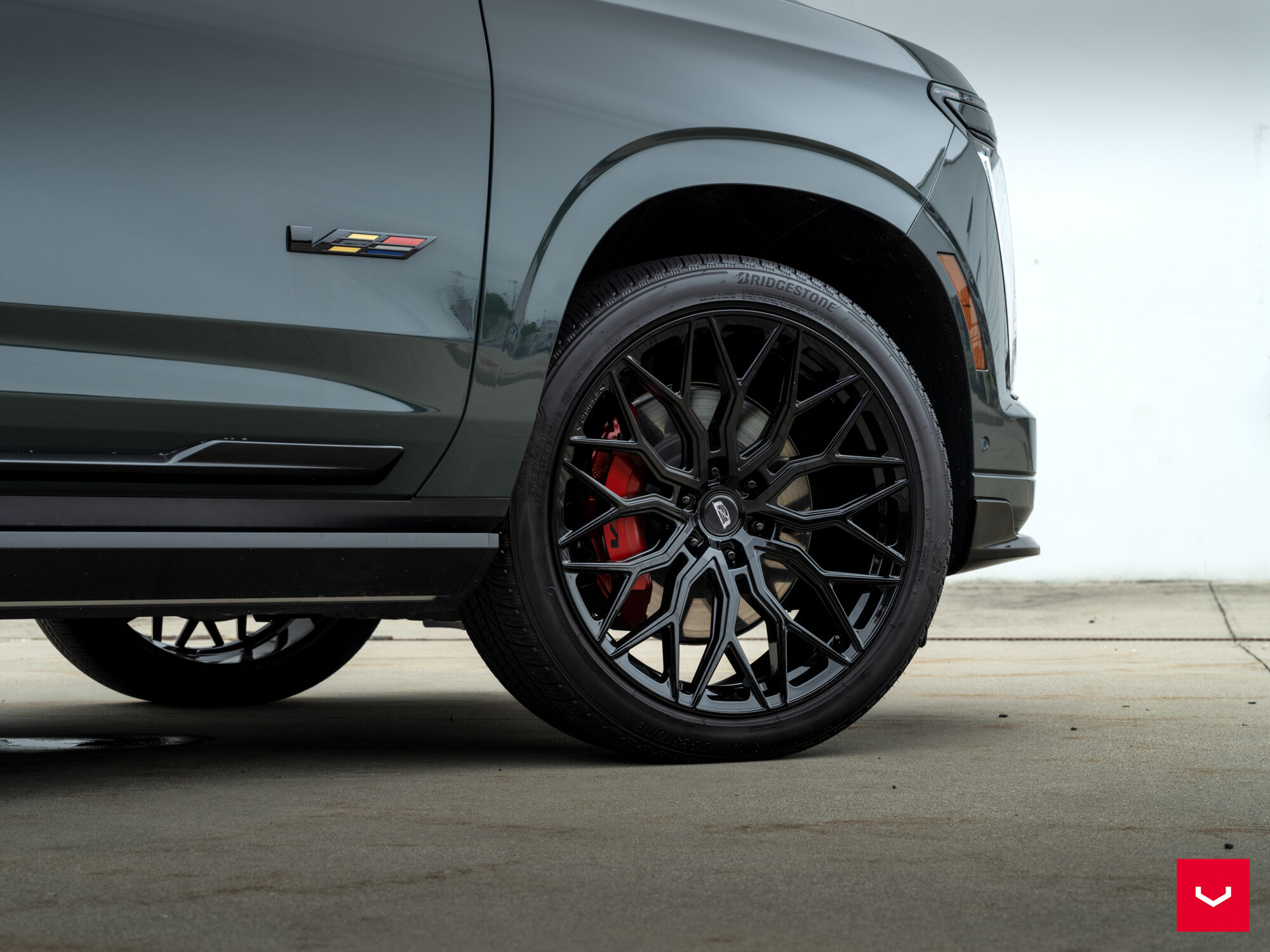 Cadillac Escalade V - Hybrid Forged Series: HF6-3 - Vossen Wheels