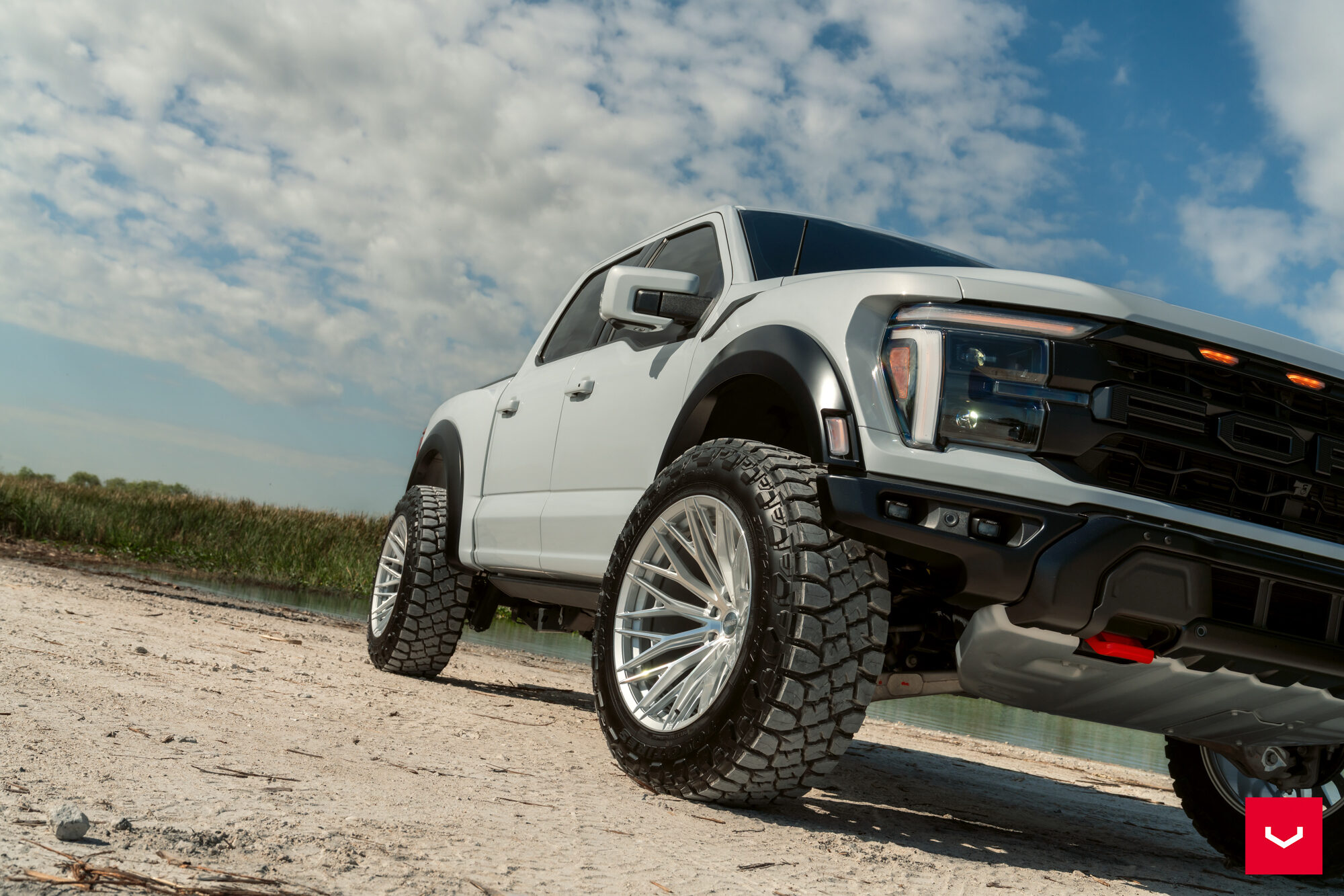 Ford F-150 Raptor R - HFX Series: HFX-6 (6-Lug) - Vossen Wheels