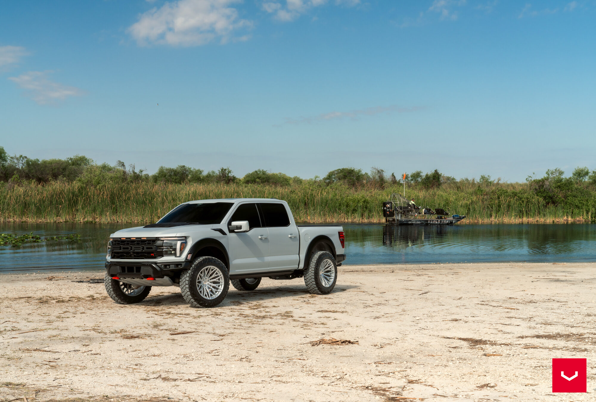 Ford F-150 Raptor R - HFX Series: HFX-6 (6-Lug) - Vossen Wheels